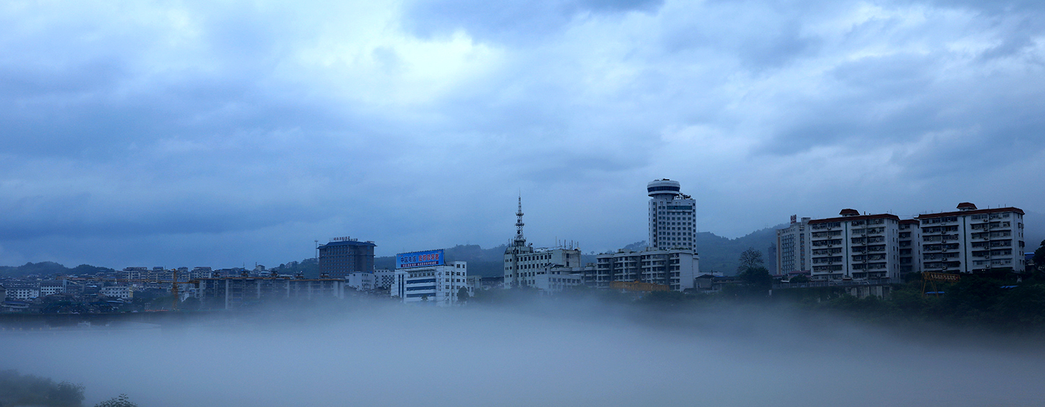 城市雾韵