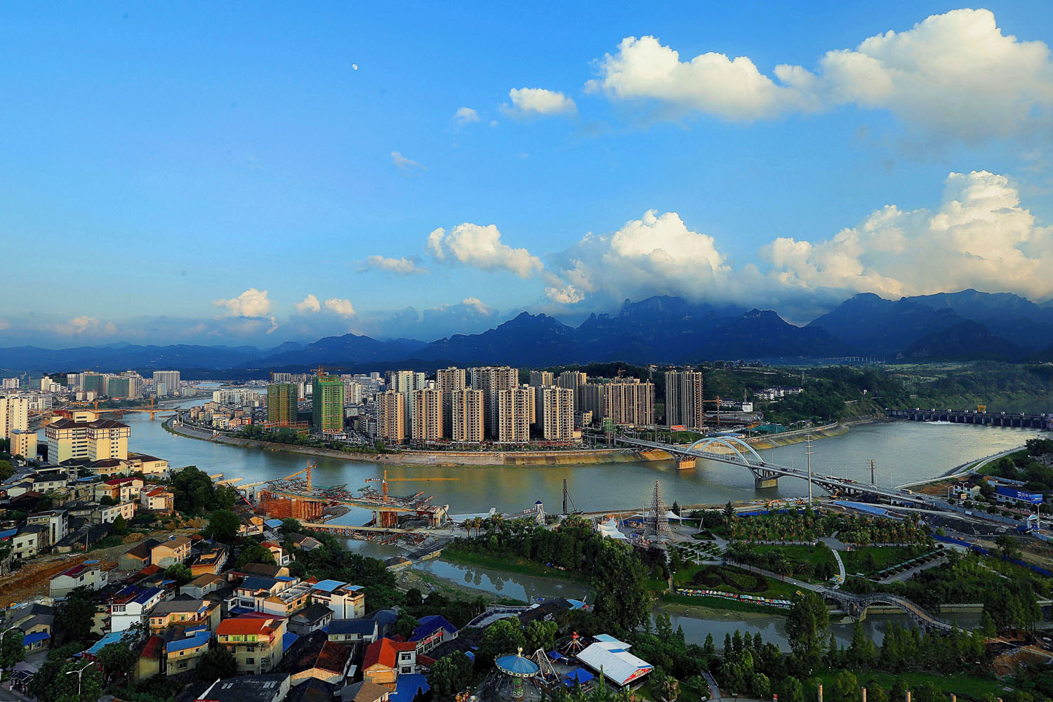 旅游新城