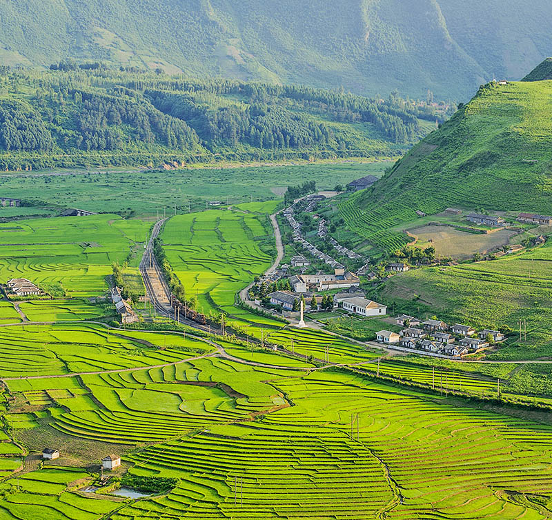 鸭绿江百里画廊