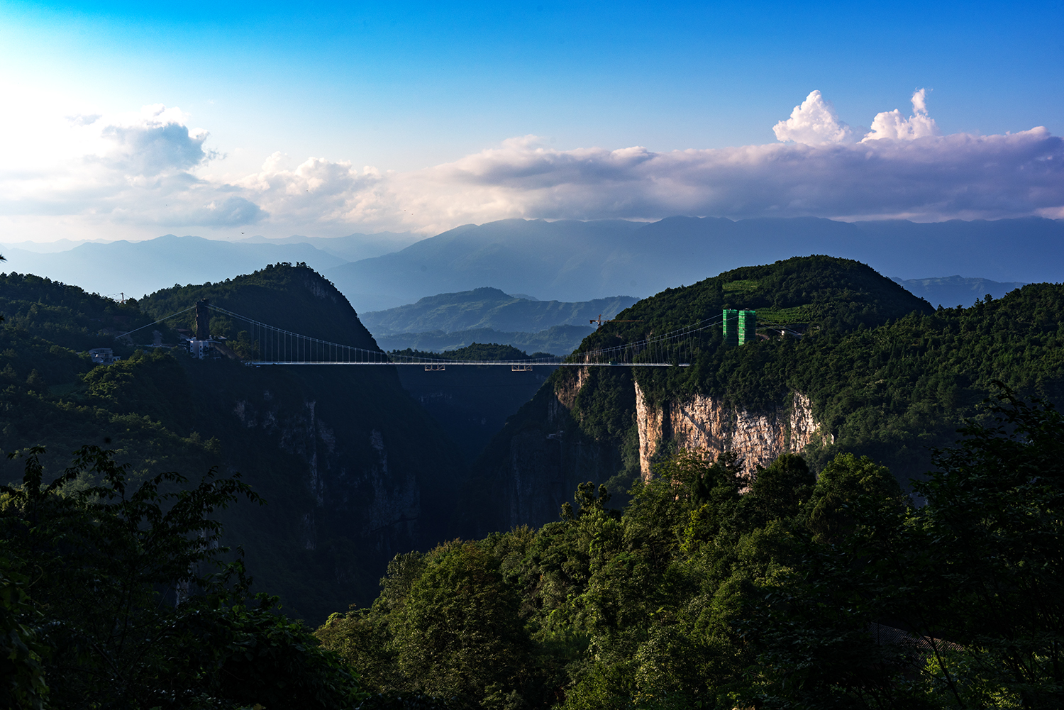 峡谷飞渡