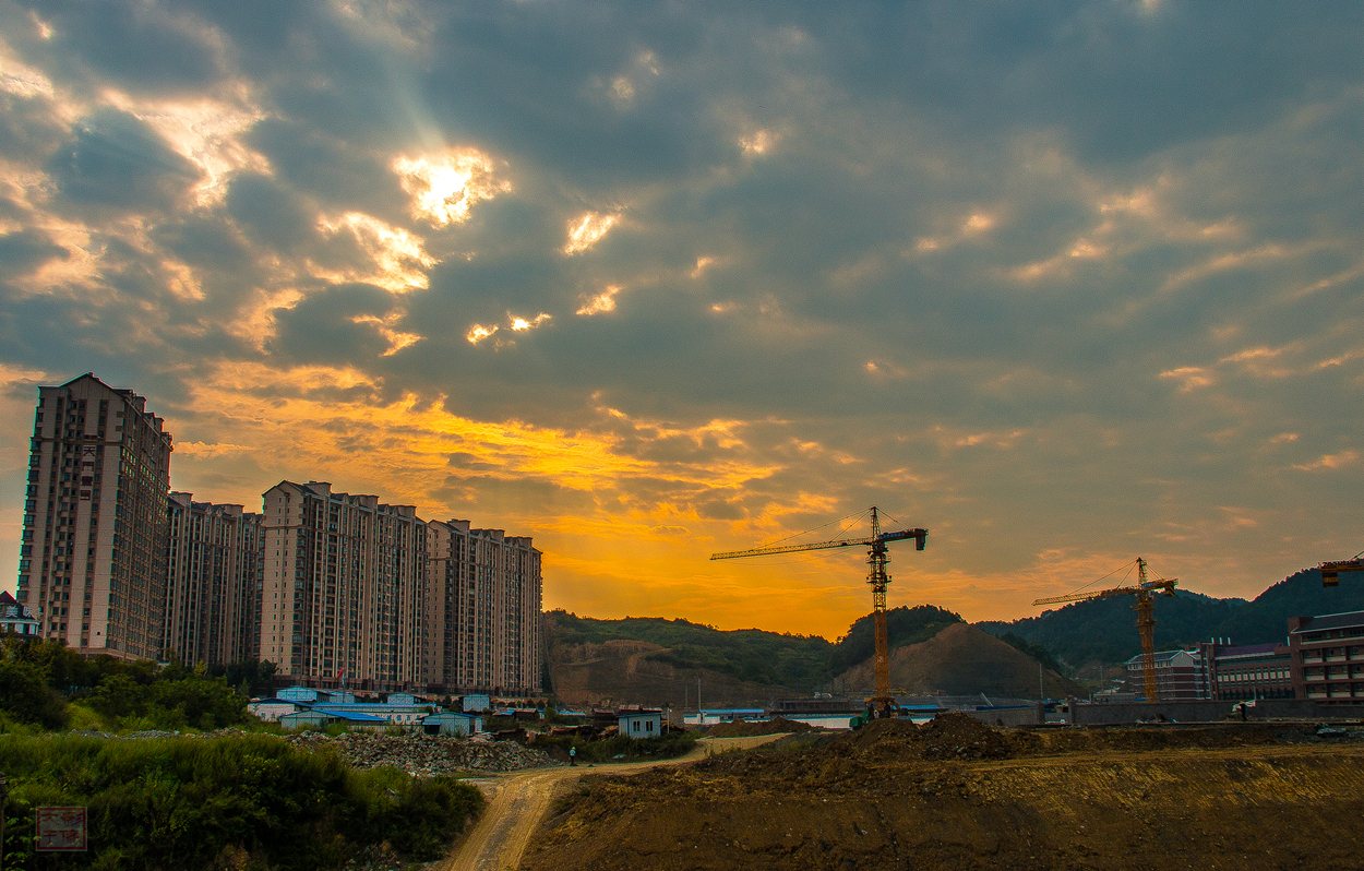 建设中的张家界航院