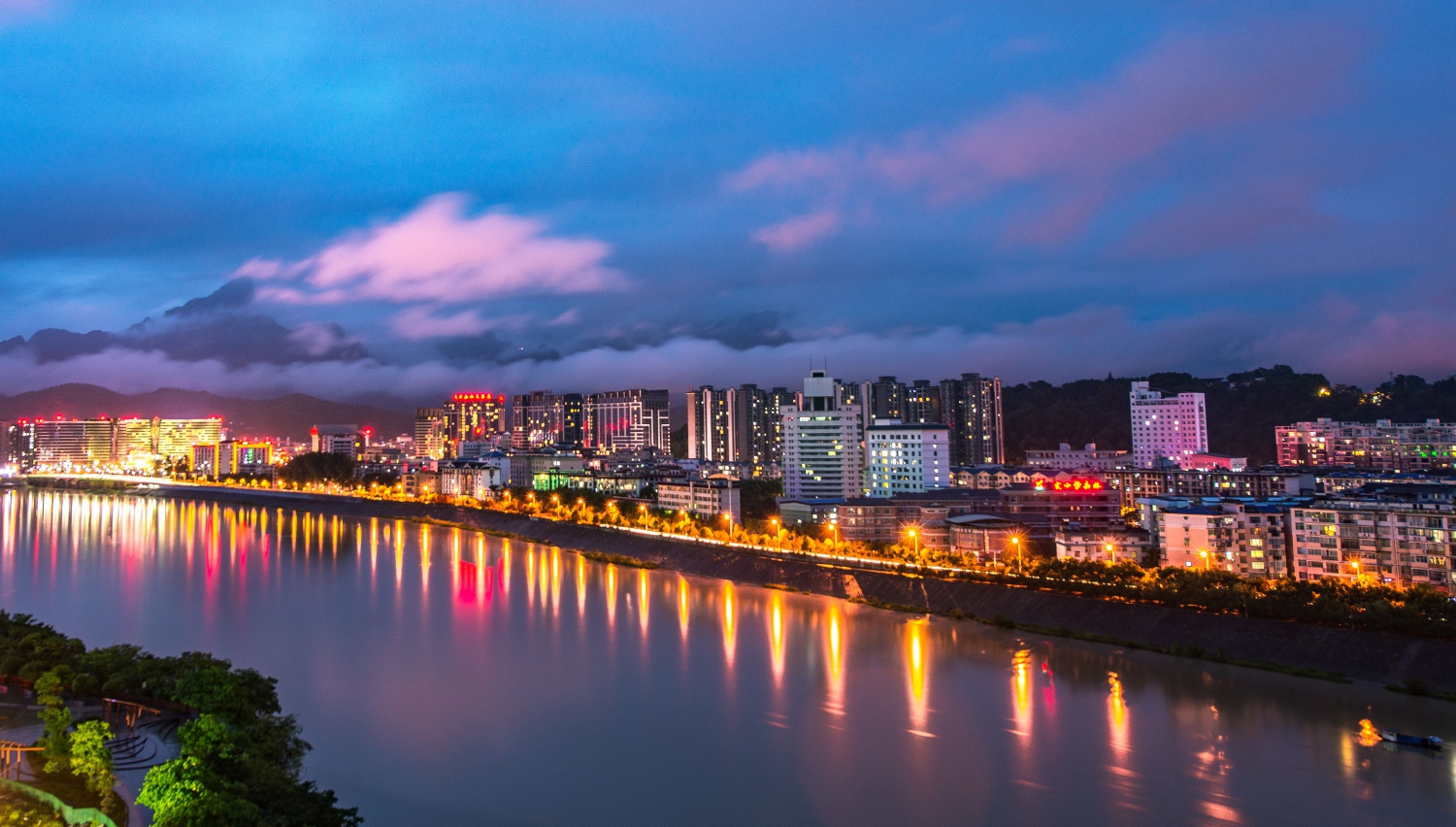 雨后夜色