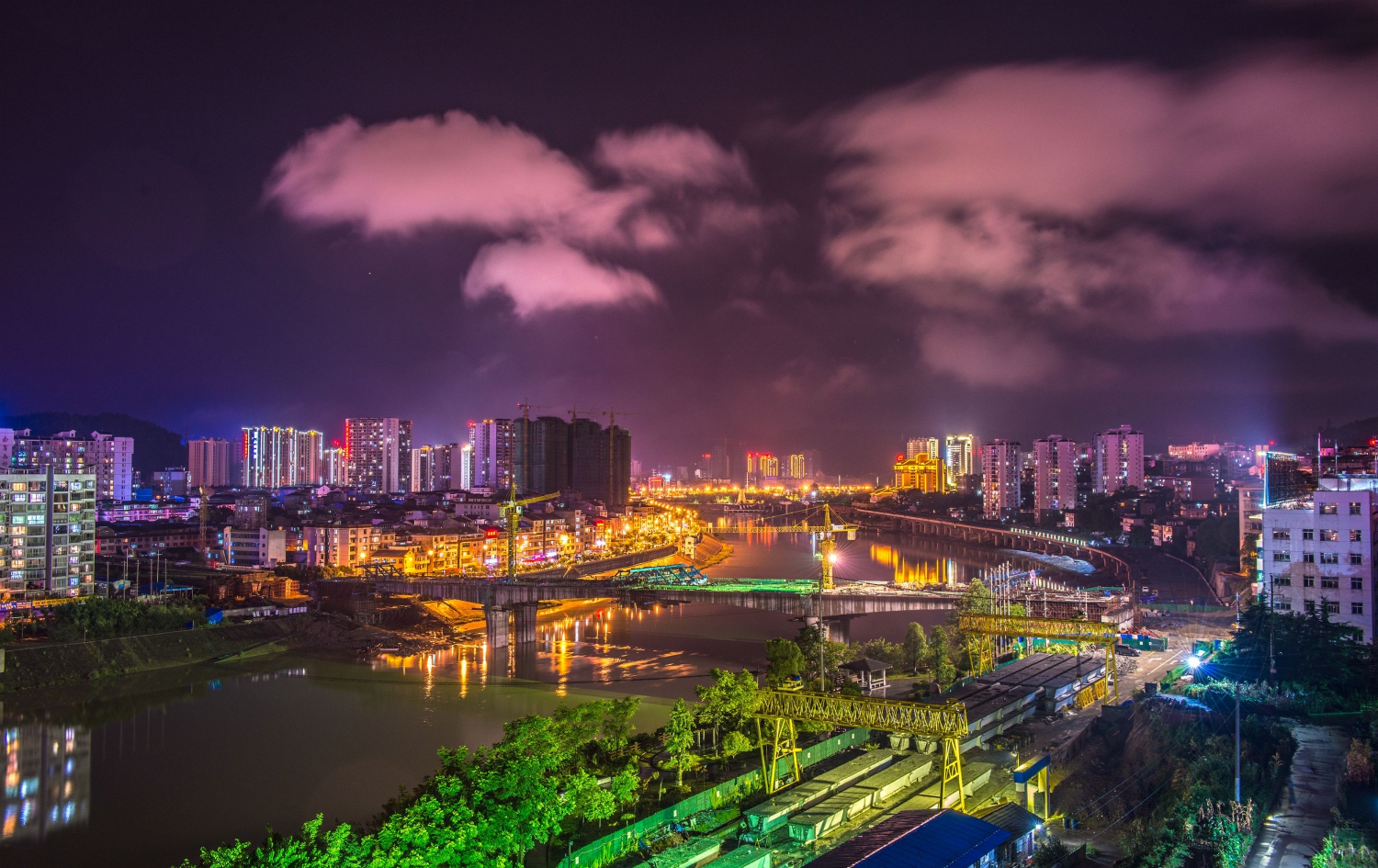 雨后夜色