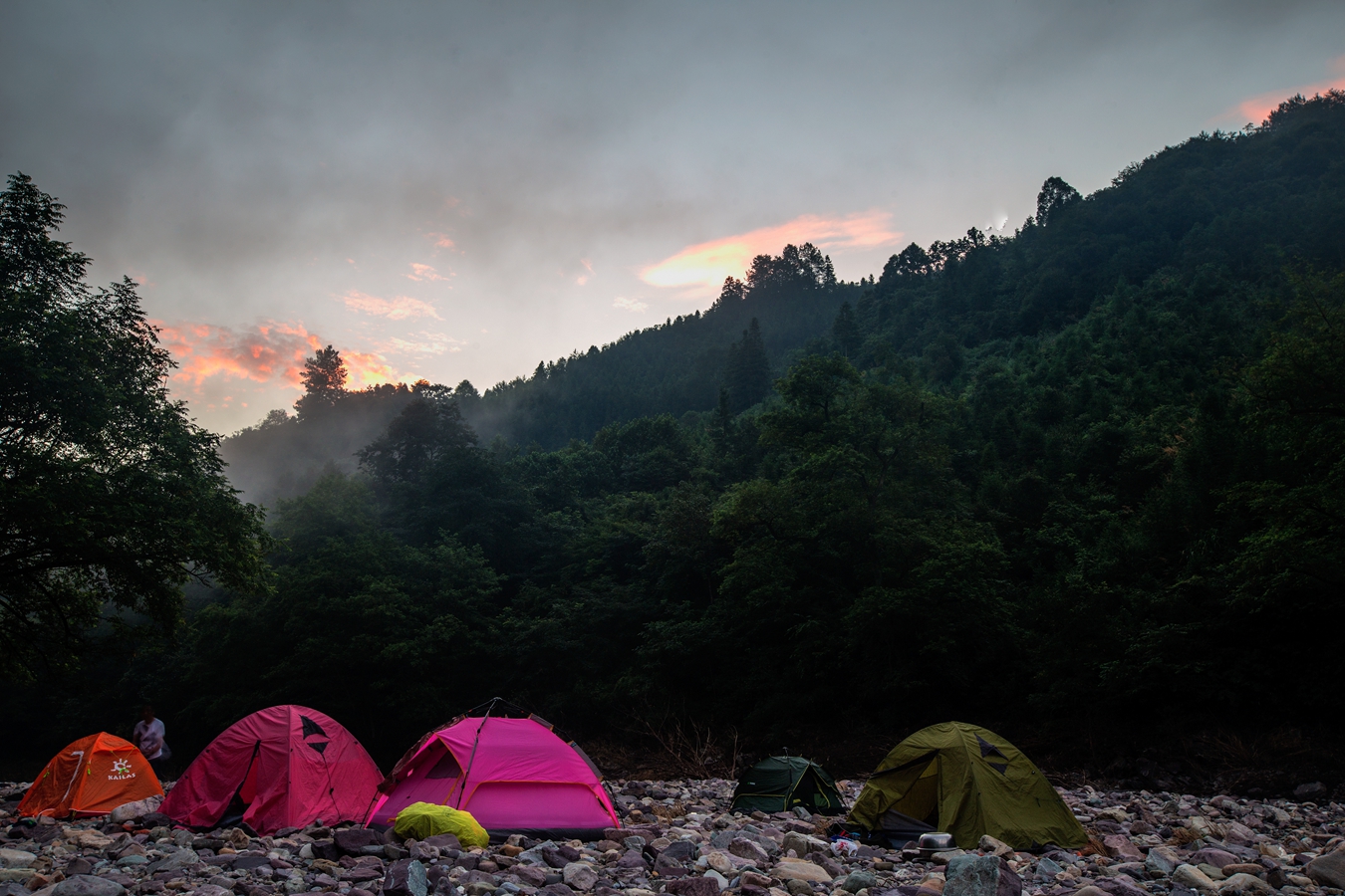 山野晨曦
