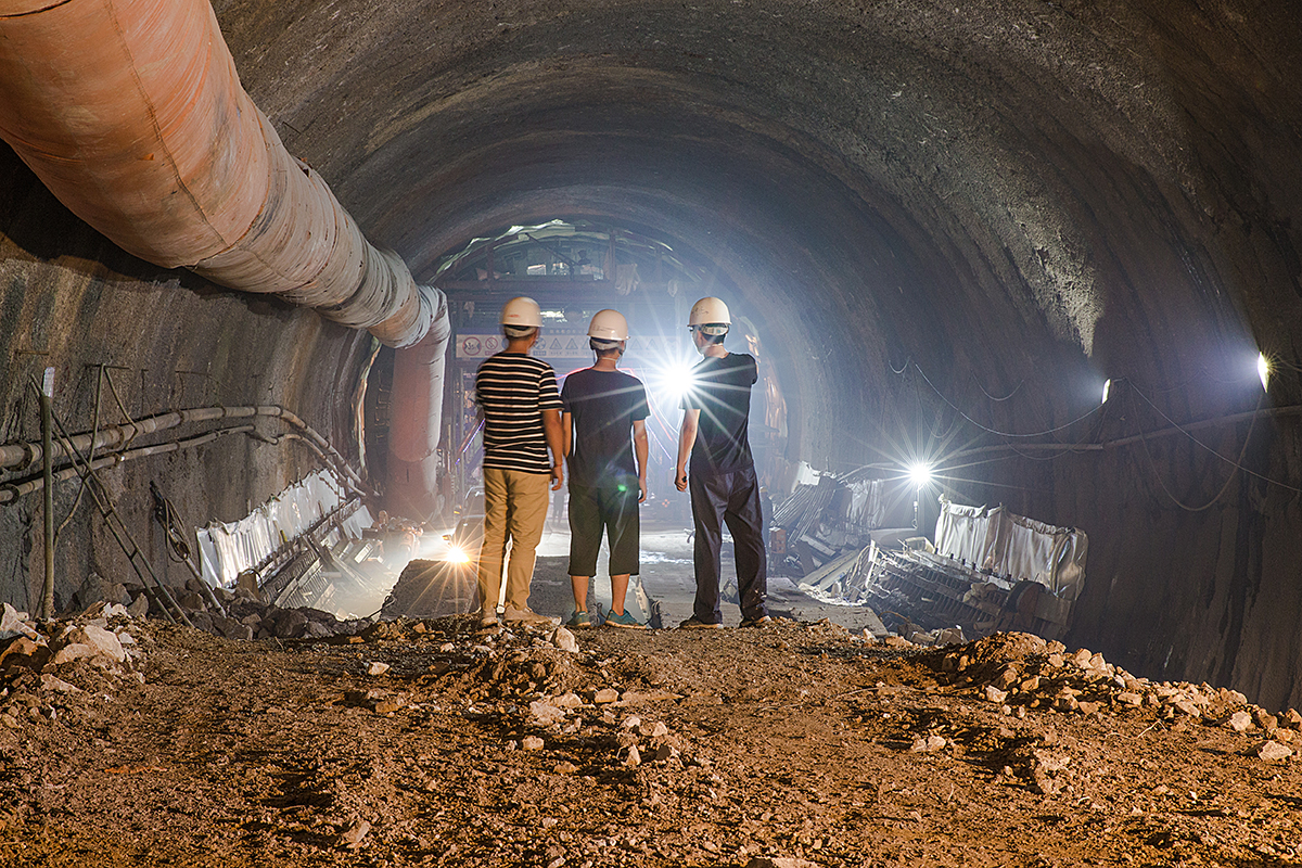 高村隧道建设工地