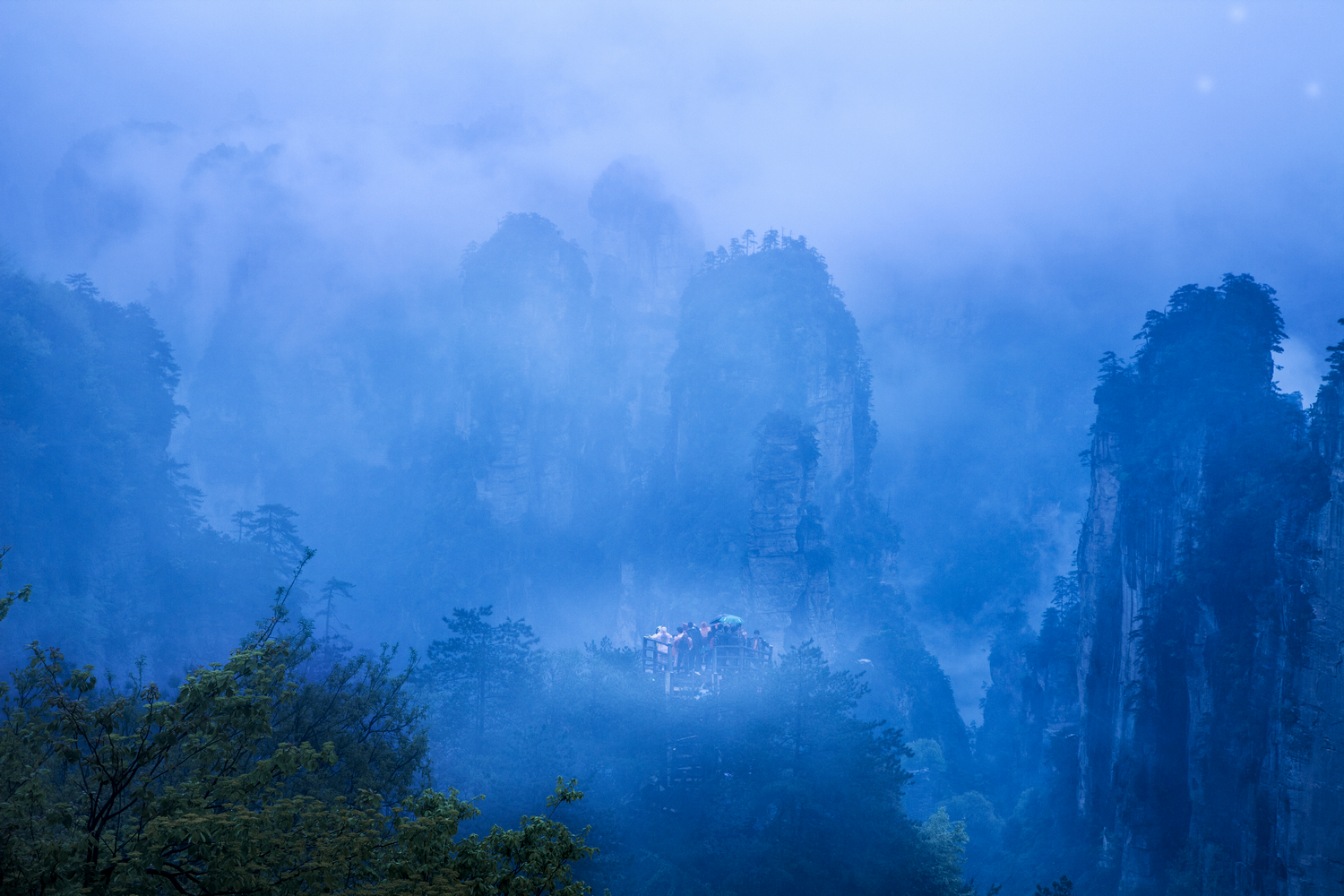 《烟雨张家界》