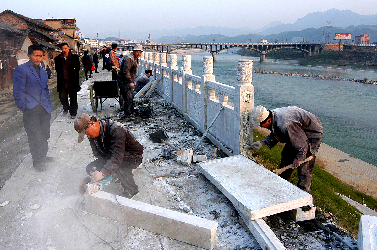 河堤建设者