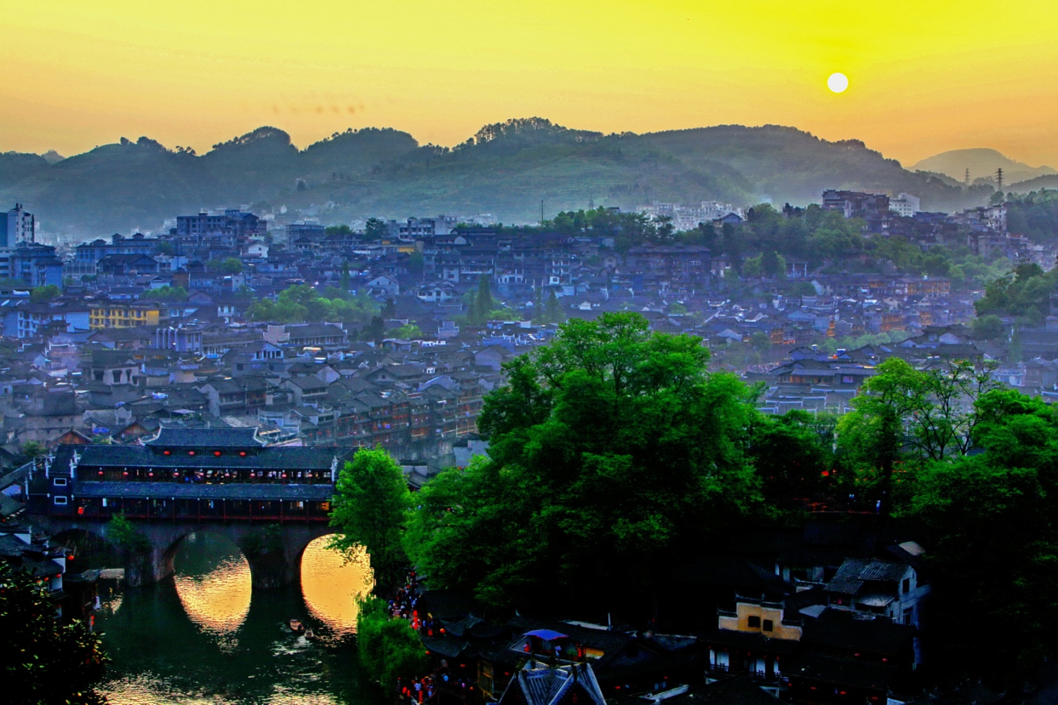 凤凰古城