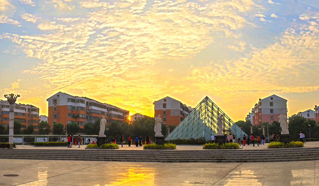 大庆小区早晨.9月8日