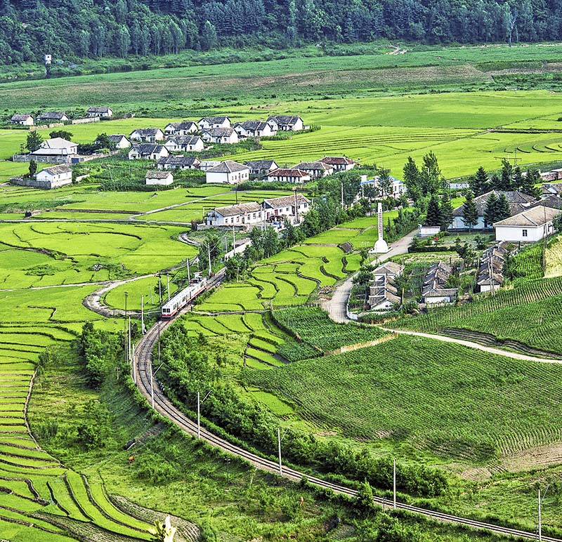 鸭绿江百里画廊