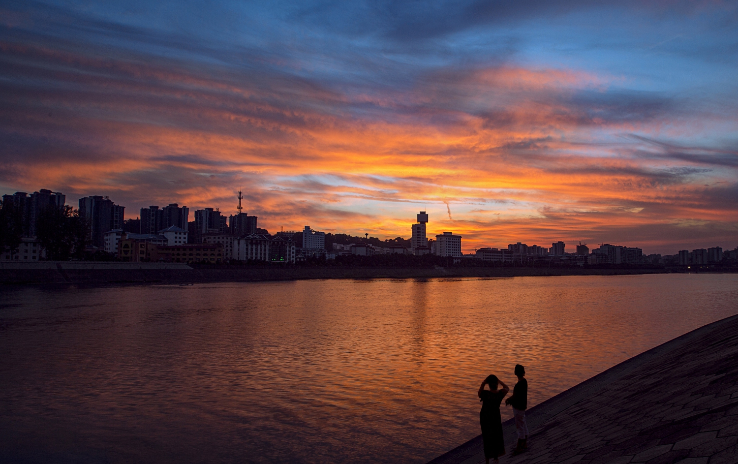 夕阳晚照