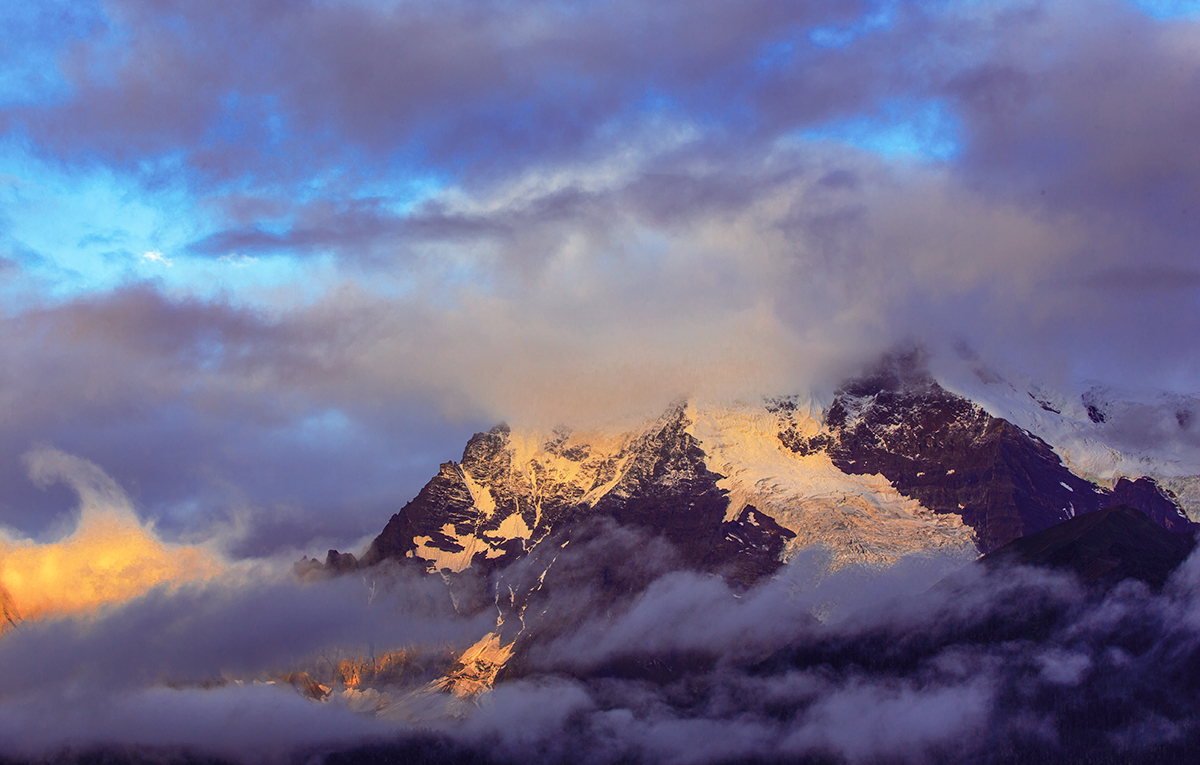 雪山魅影
