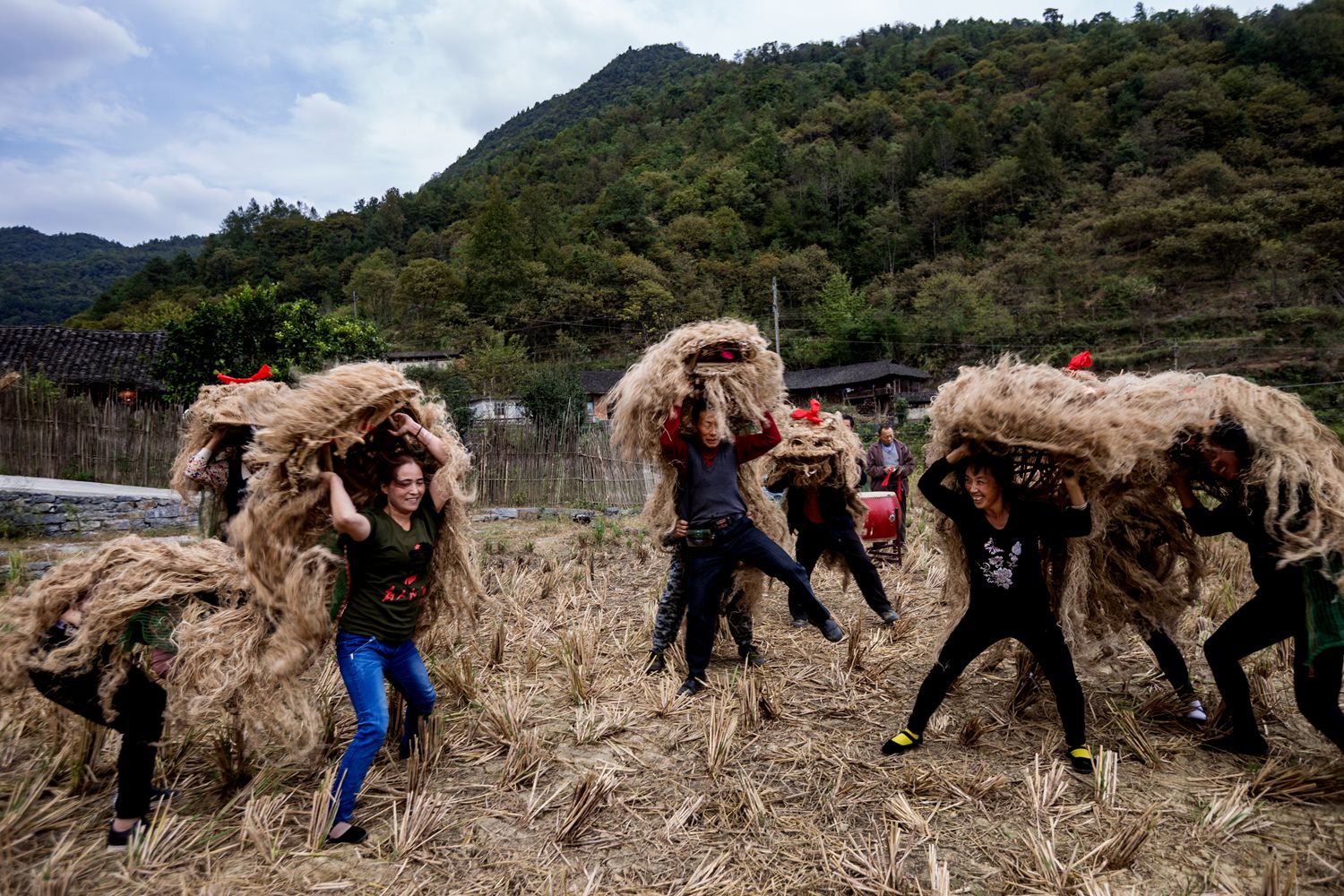 烽火土家部落草狮灯2