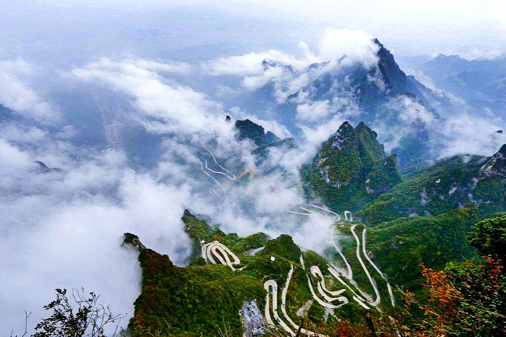 天门山现秋色