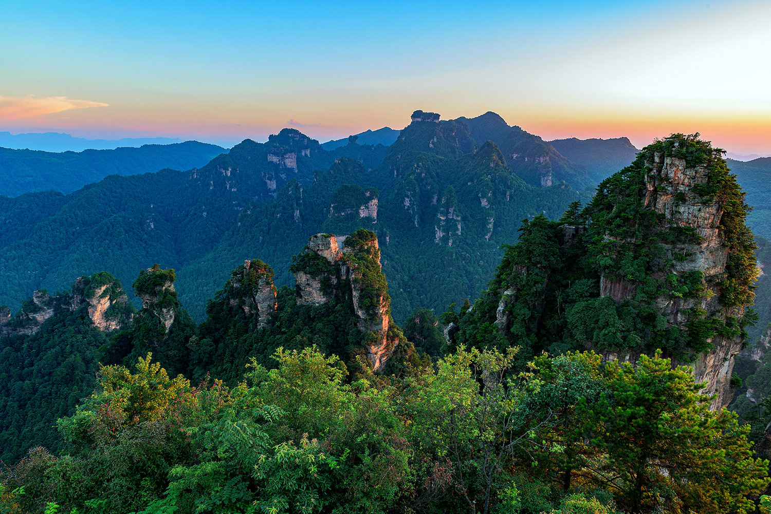 夕照群峰