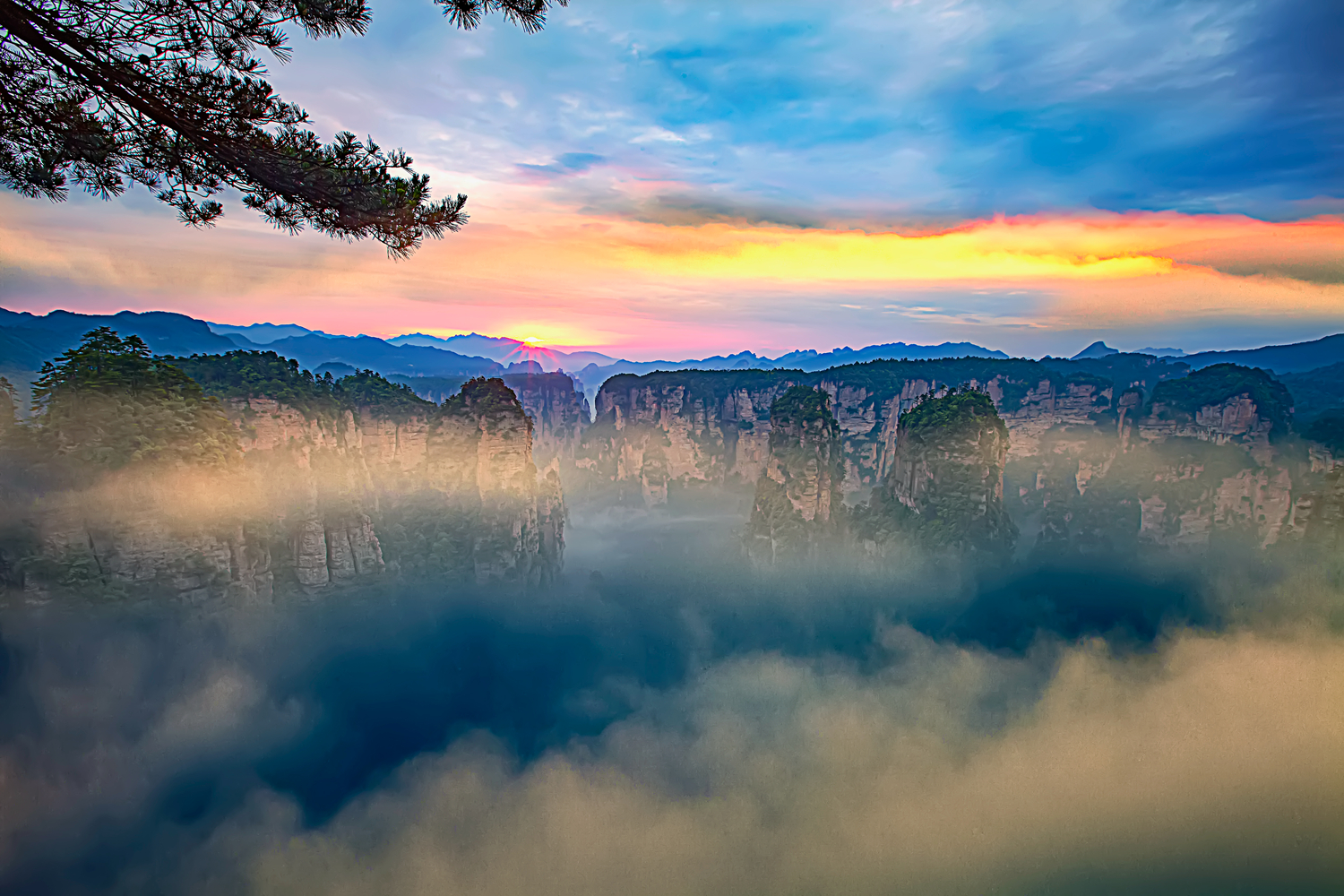 《雾漫天桥》
