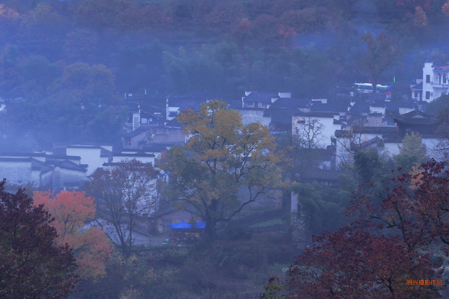 塔川清晨
