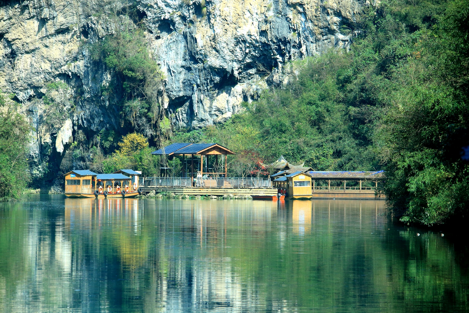平湖秋色