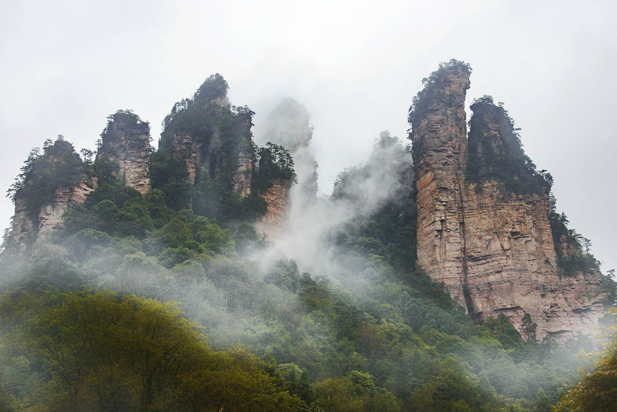 奇峰峻秀