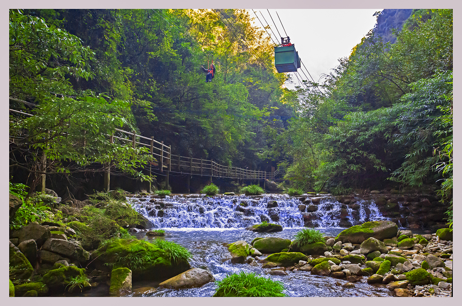 峡客行