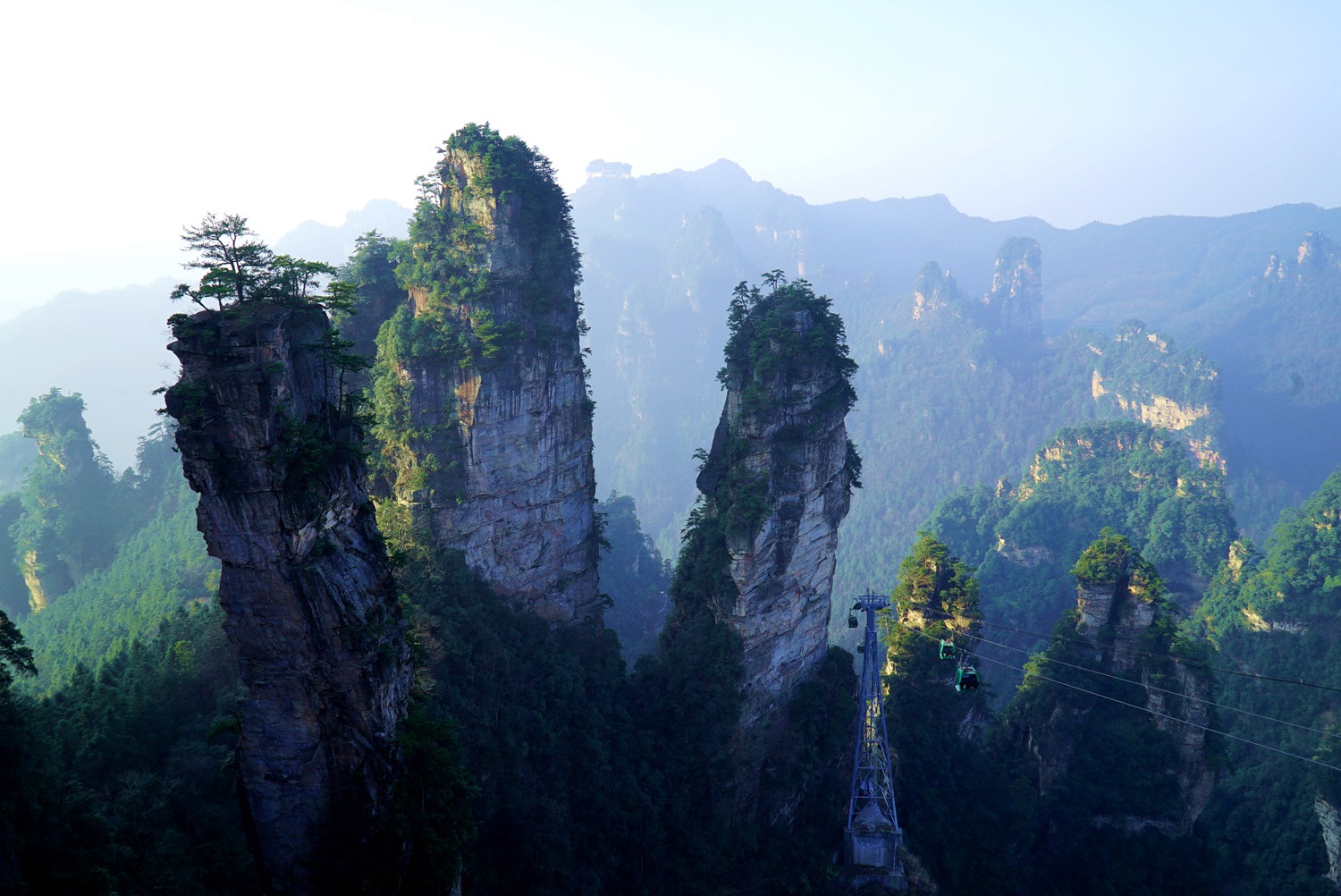 奇峰