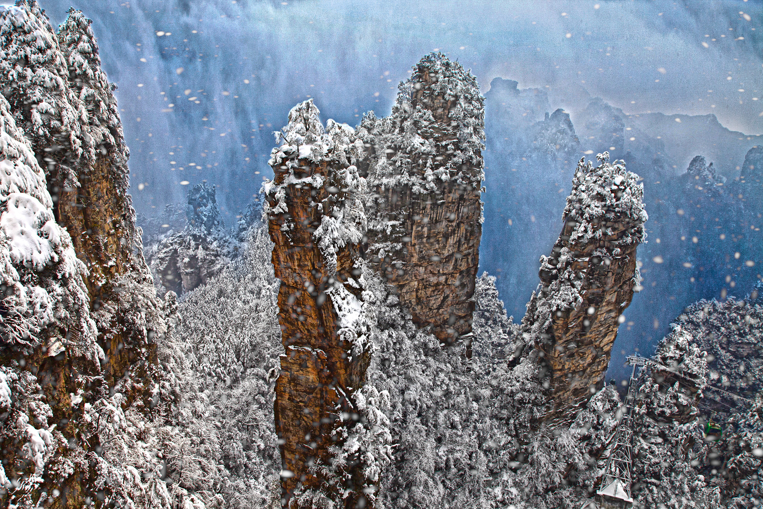 《峰林雪韵》