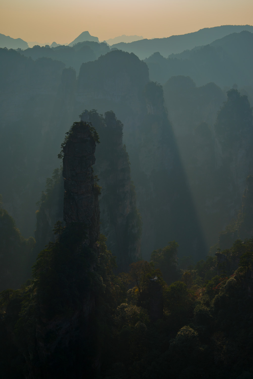 峰林迷雾