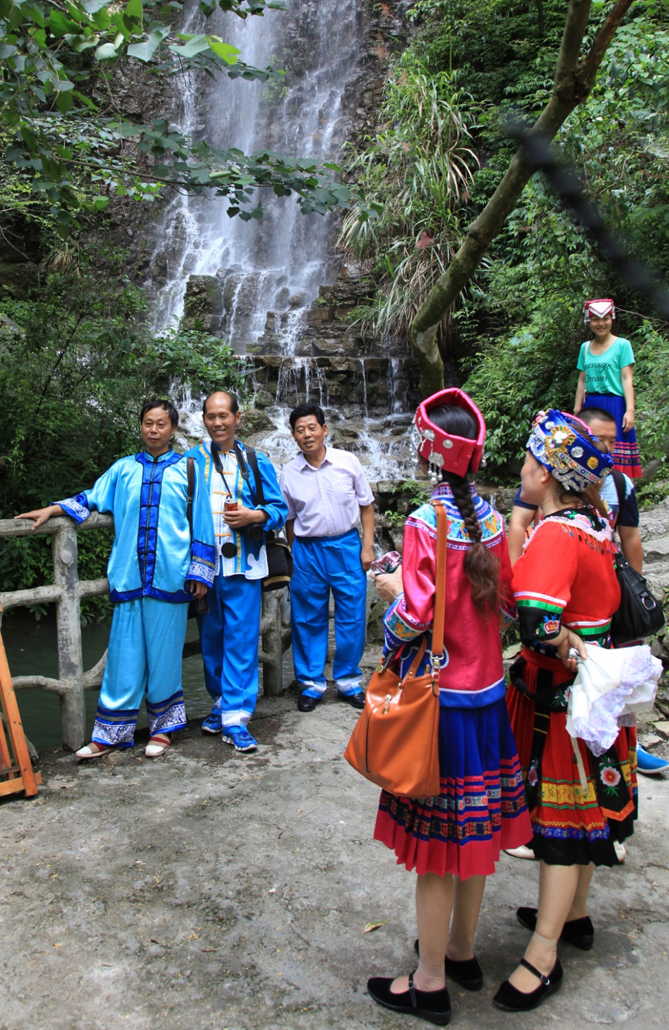 峡谷民族情