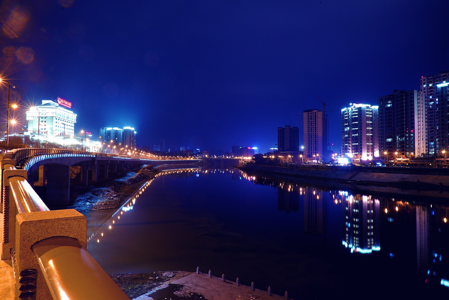 白马泉高架桥夜景