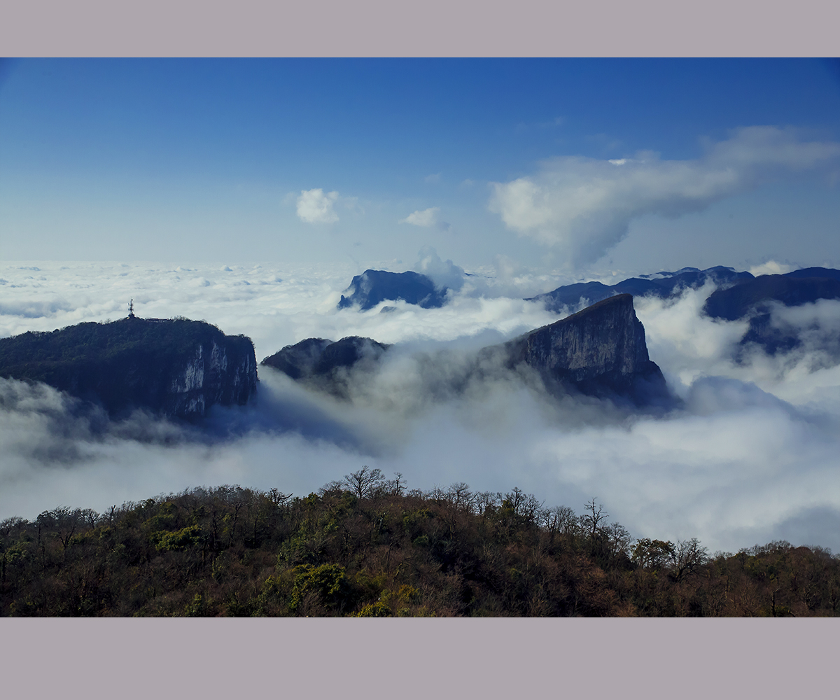 云涌天门山