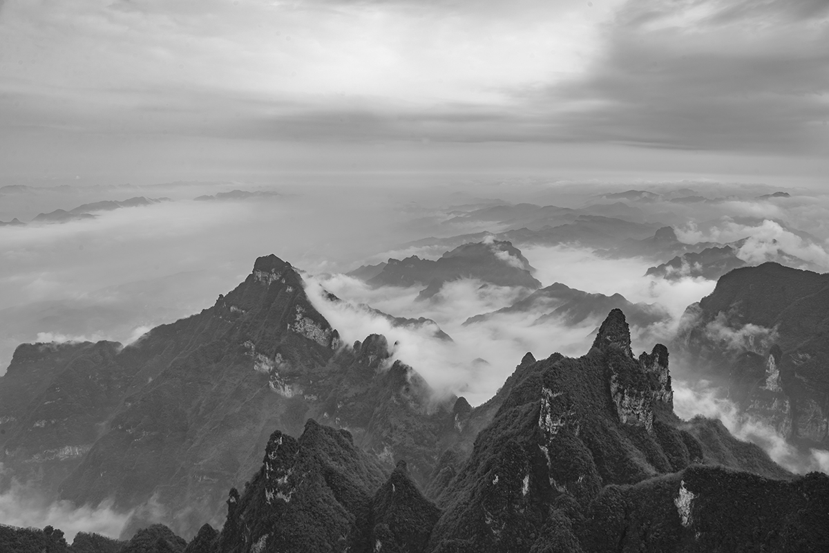 天门山峦