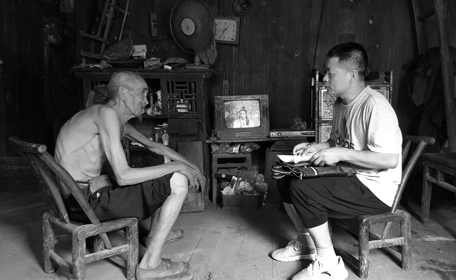 一进二访（手机拍摄））