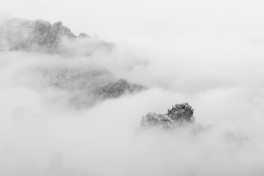 雾漫天子山