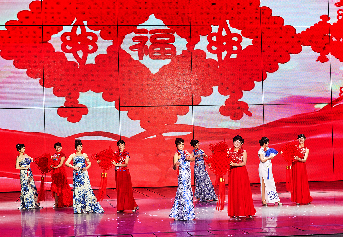 歌颂“中国红”