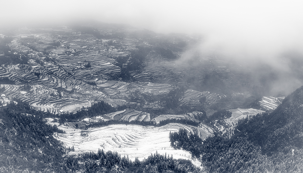 梯田雪景