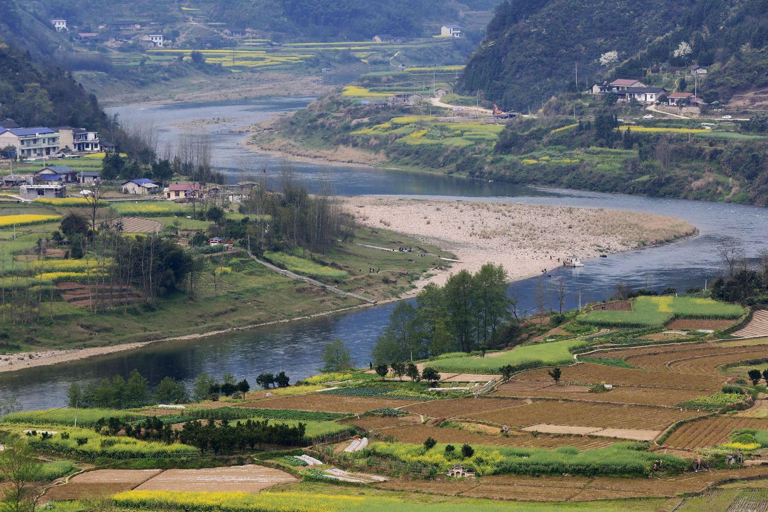 门前那条小河