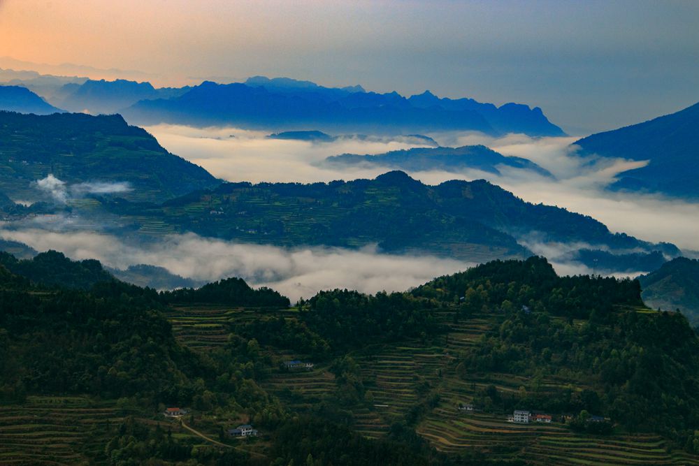 龙凤梯田的早晨