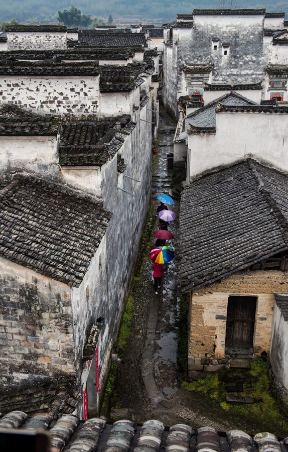 古镇雨巷