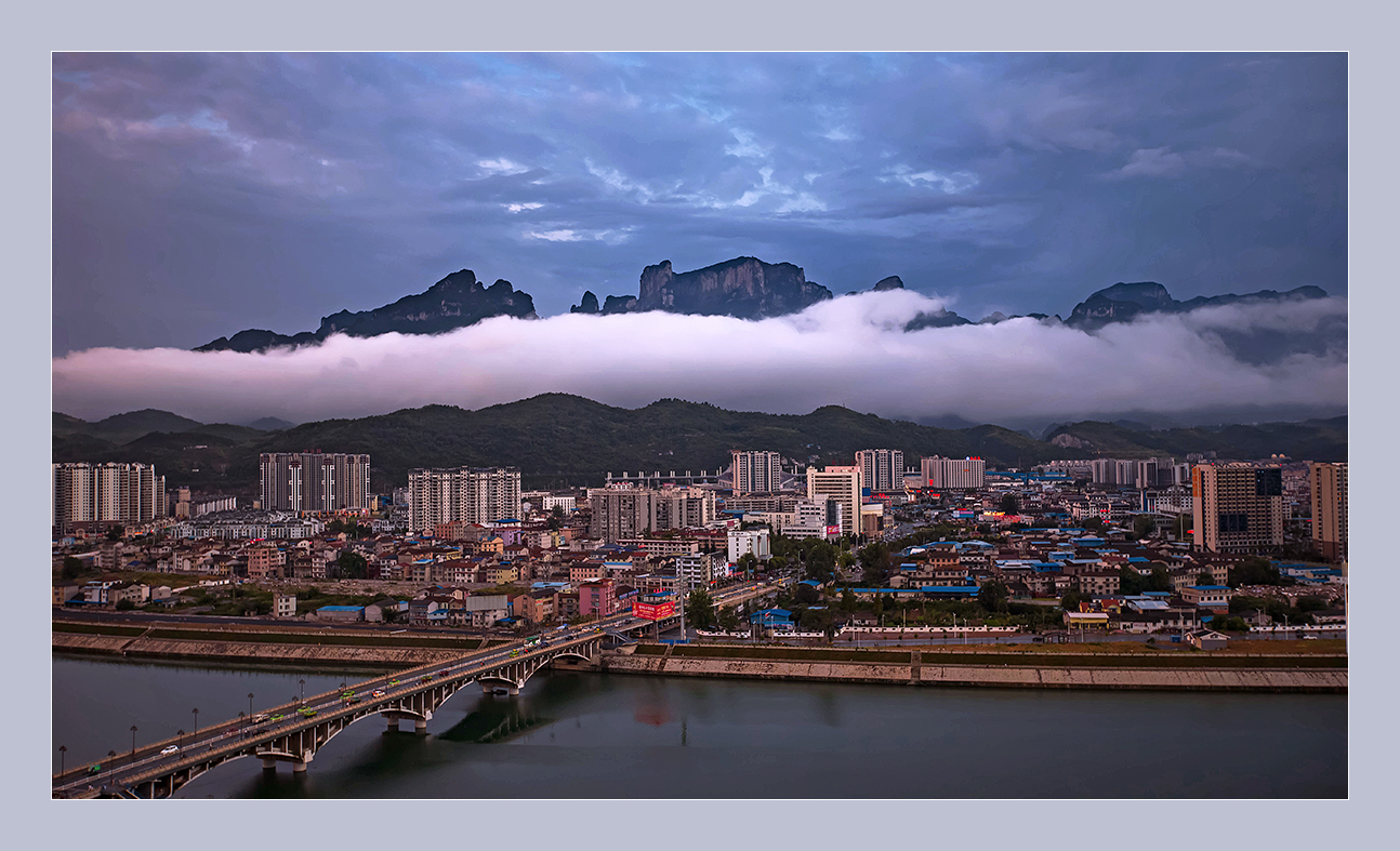 雨后天门山