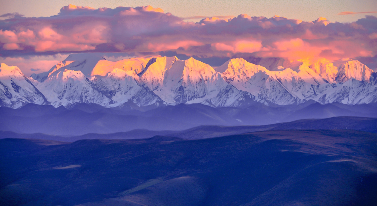贡嘎雪山