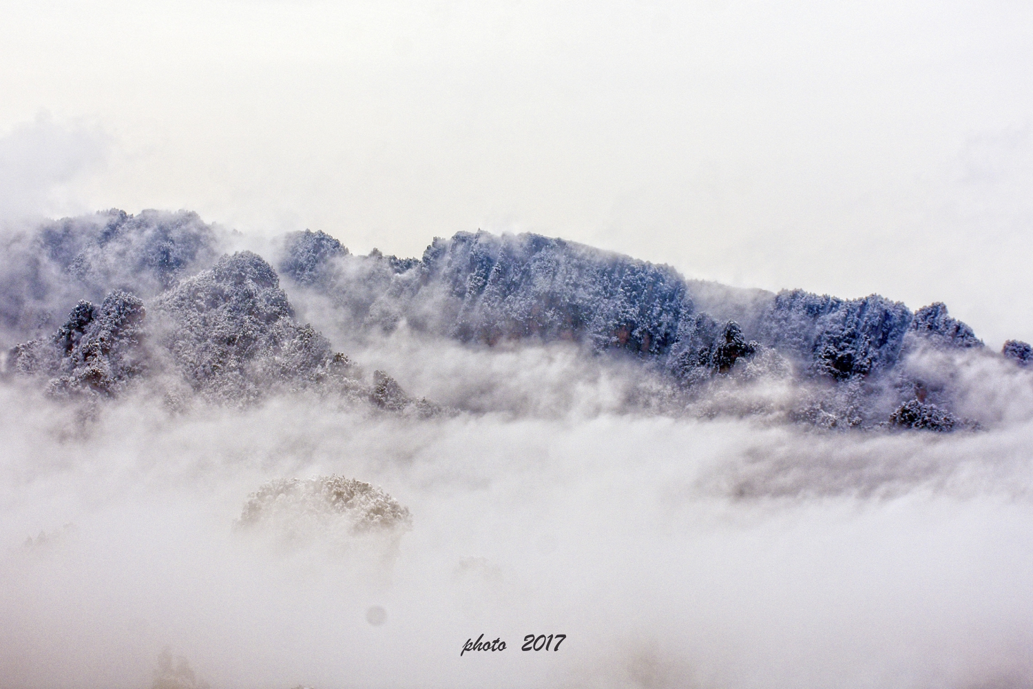 云山之间