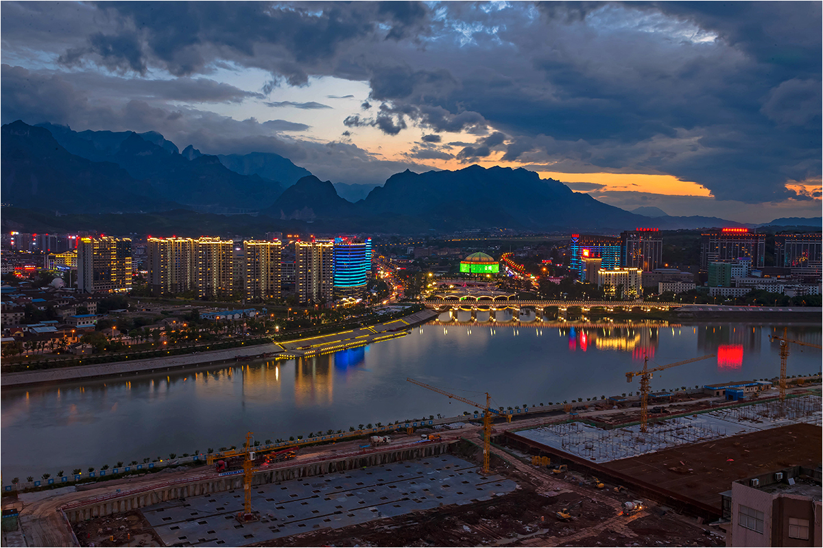 古城工地夜色