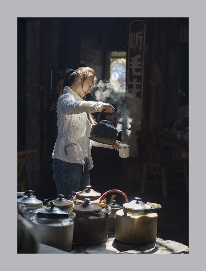 茶馆倩影