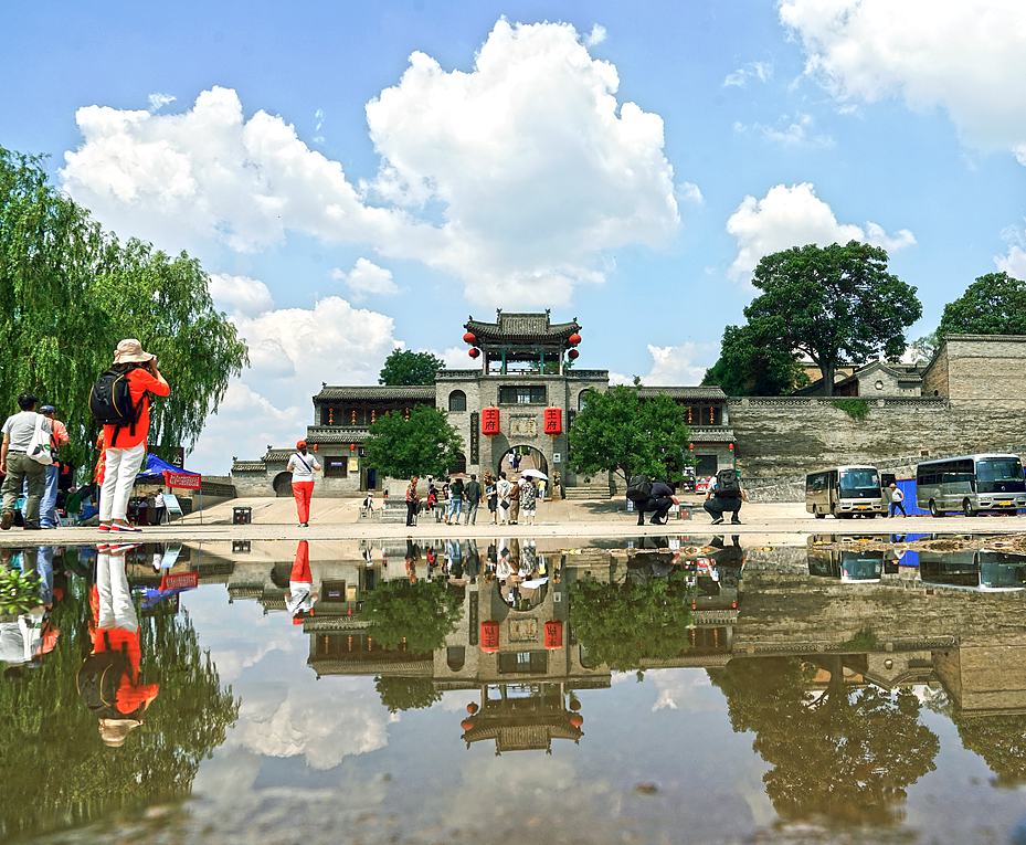 无题走进王家大院