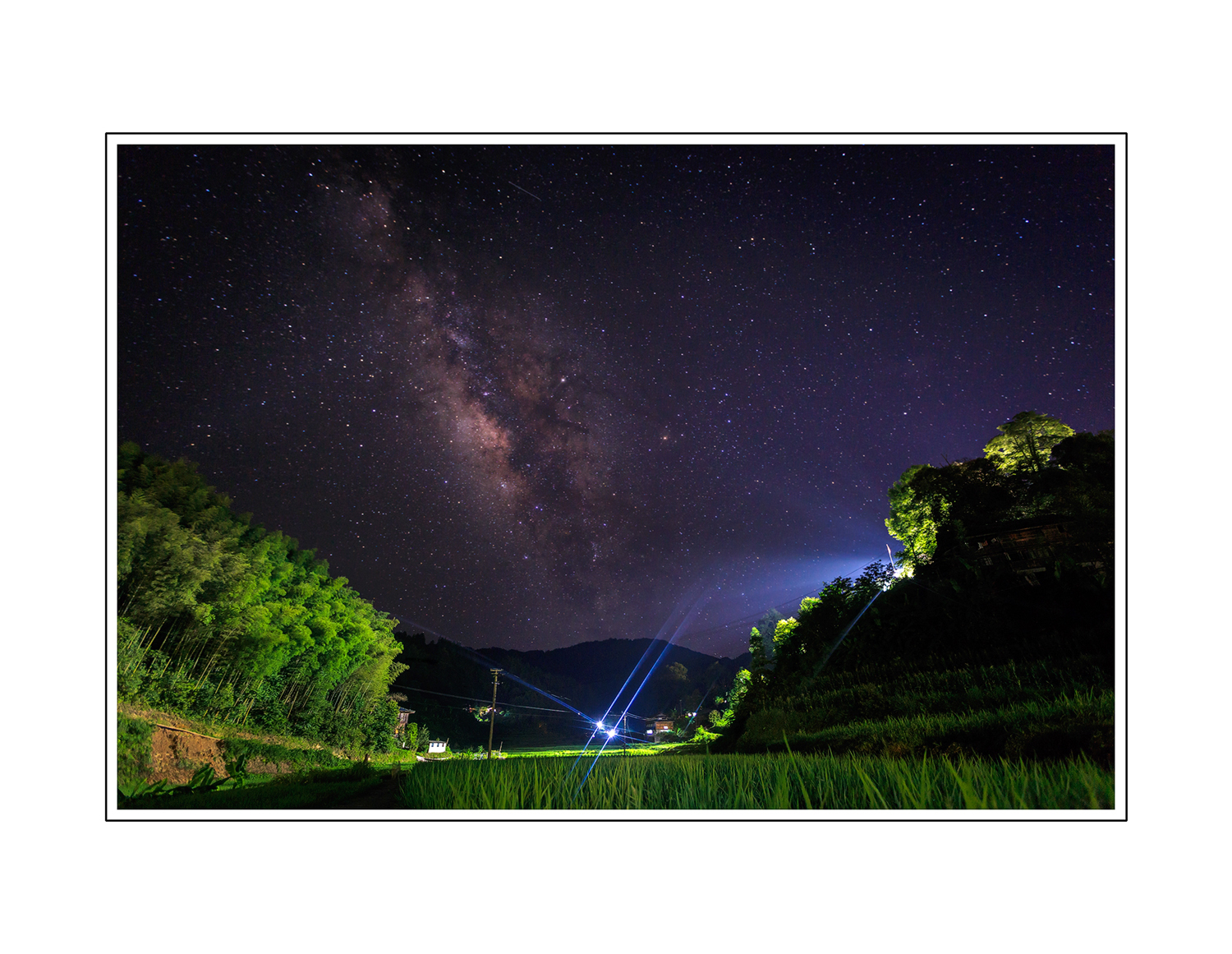 沟洞夜空