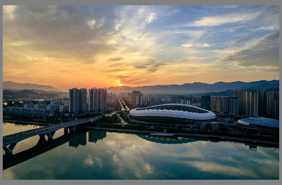 体育馆早晨