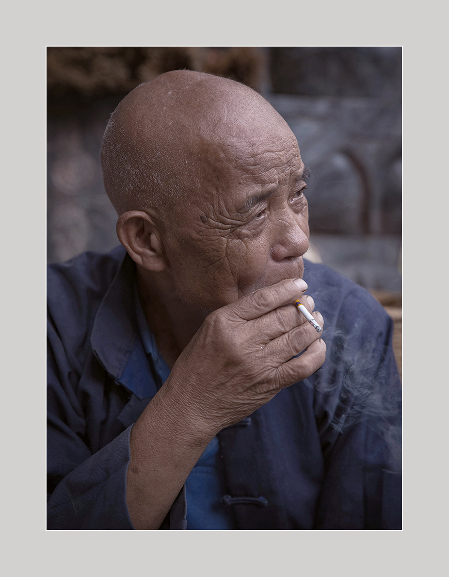集市上的老人