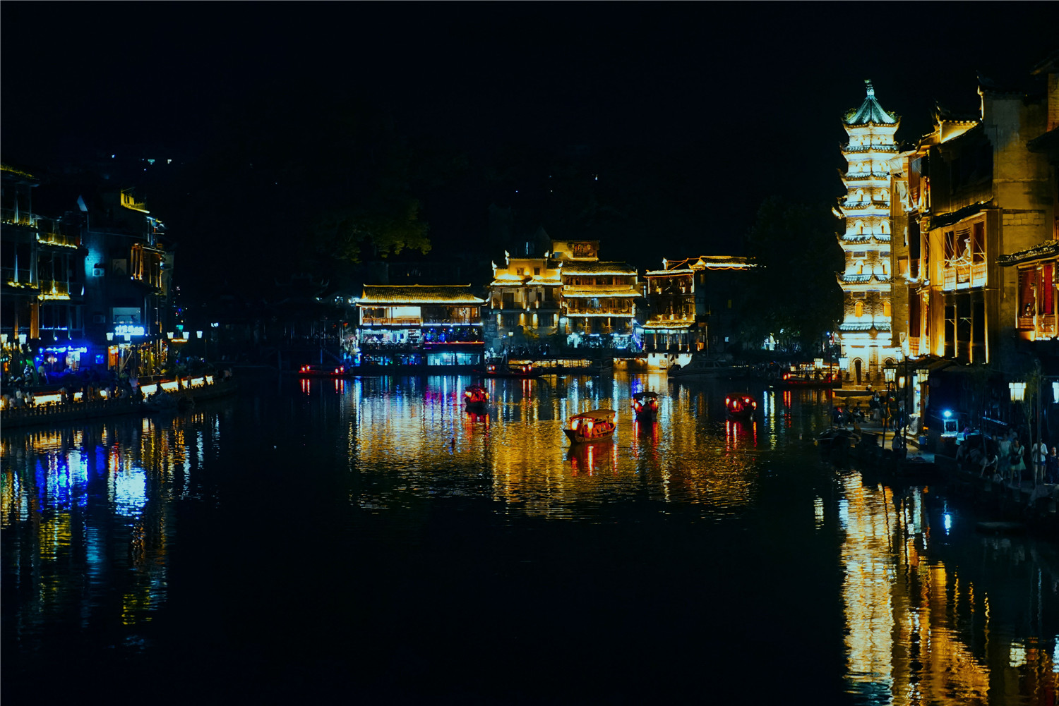 凤凰古城