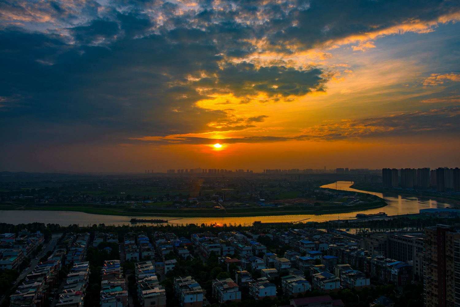 江城夕照