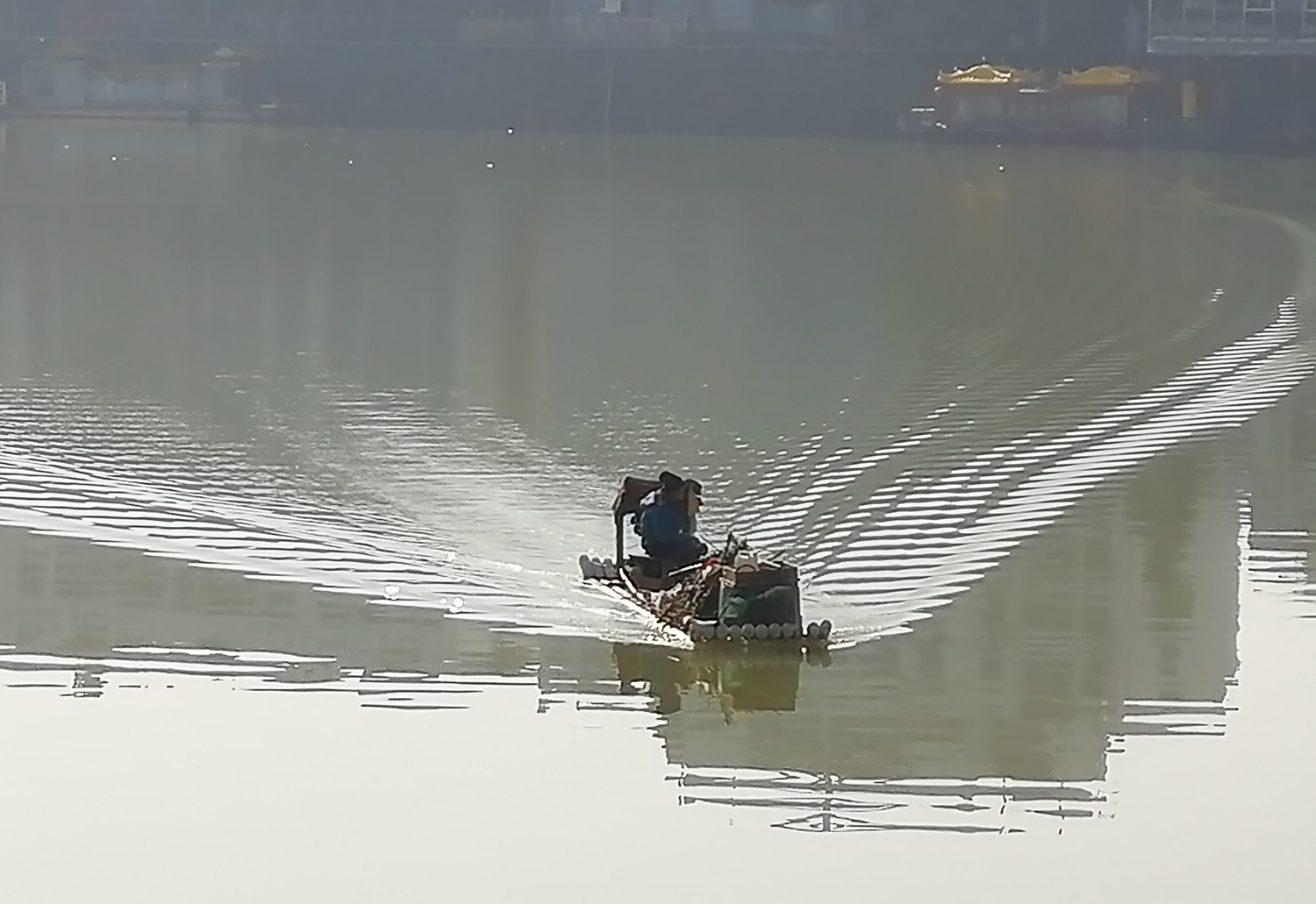 溪中小景